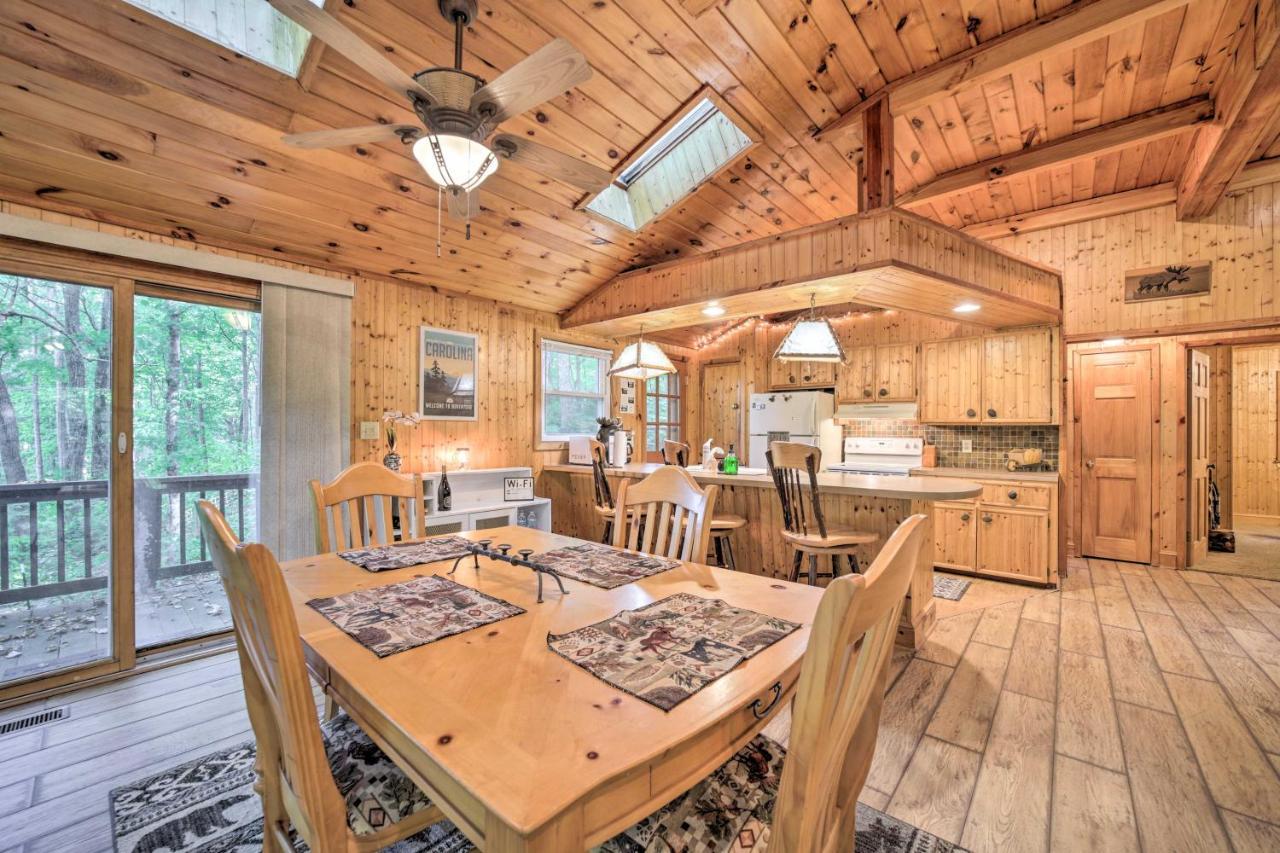 Cozy Lake Toxaway Cabin With Deck, Fire Pit And Grill! Exterior foto